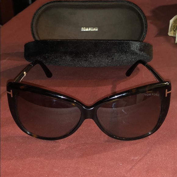 BRAND NEW Tom Ford’s Women’s Sunglasses - Picture 2 of 6
